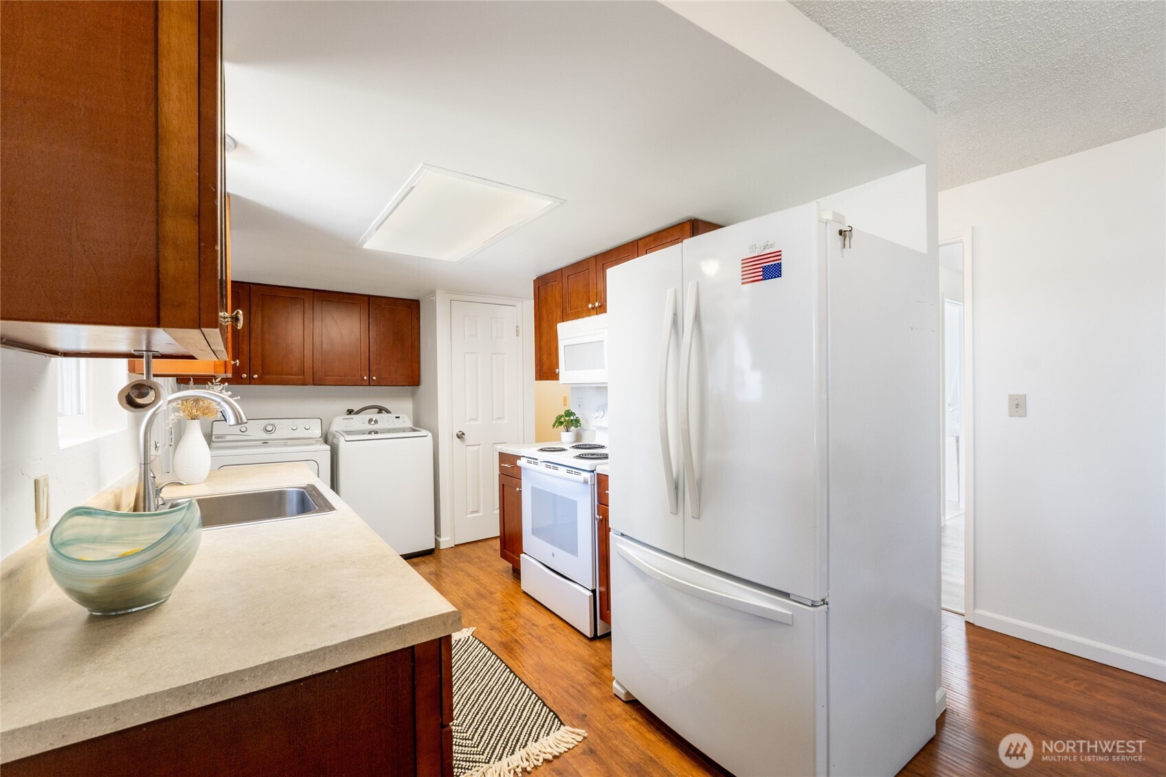 19520 Grannis Road , Bothell, WA 98012