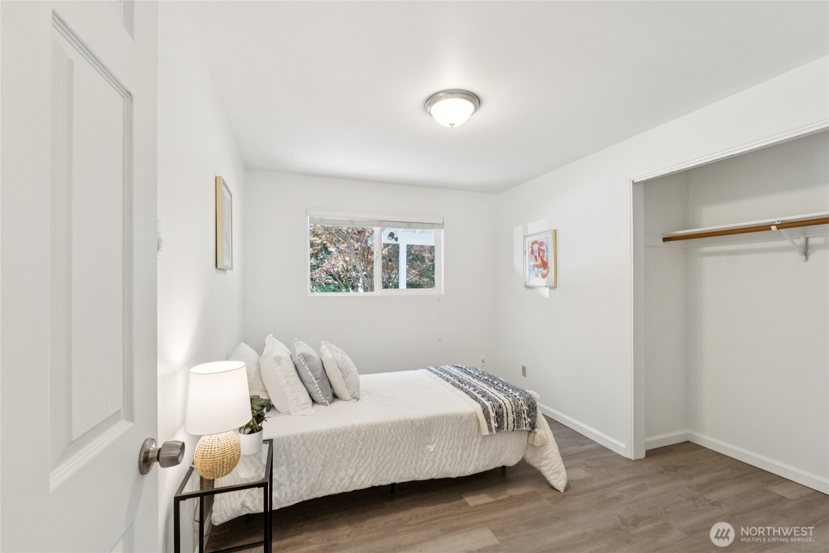 19520 Grannis Road , Bothell, WA 98012