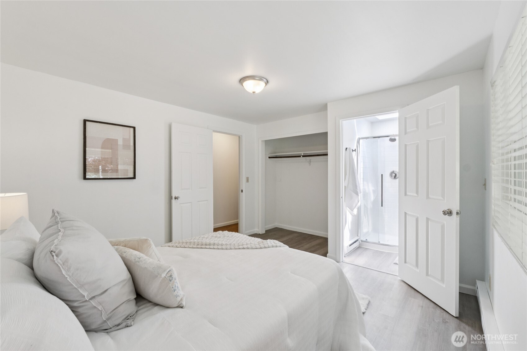 19520 Grannis Road , Bothell, WA 98012