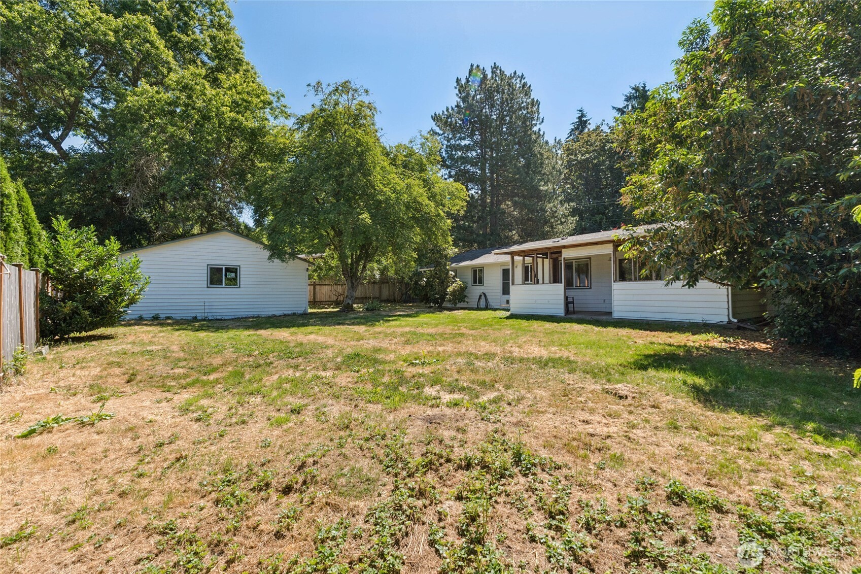 19520 Grannis Road , Bothell, WA 98012