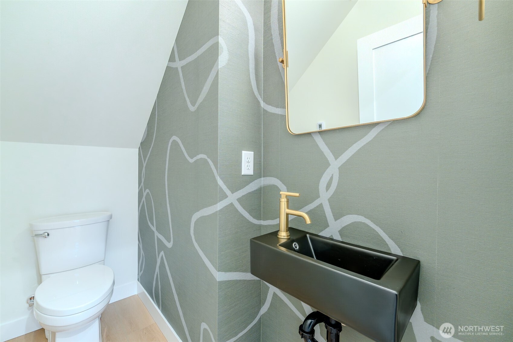 513 NE 123rd Street , Seattle, WA 98125