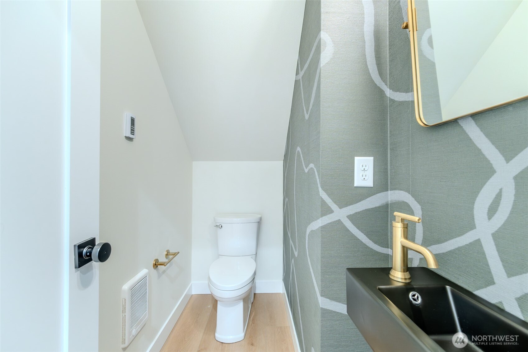 513 NE 123rd Street , Seattle, WA 98125