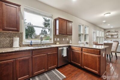 7402 46th Street W, University Place, WA 98466 - Photo 5