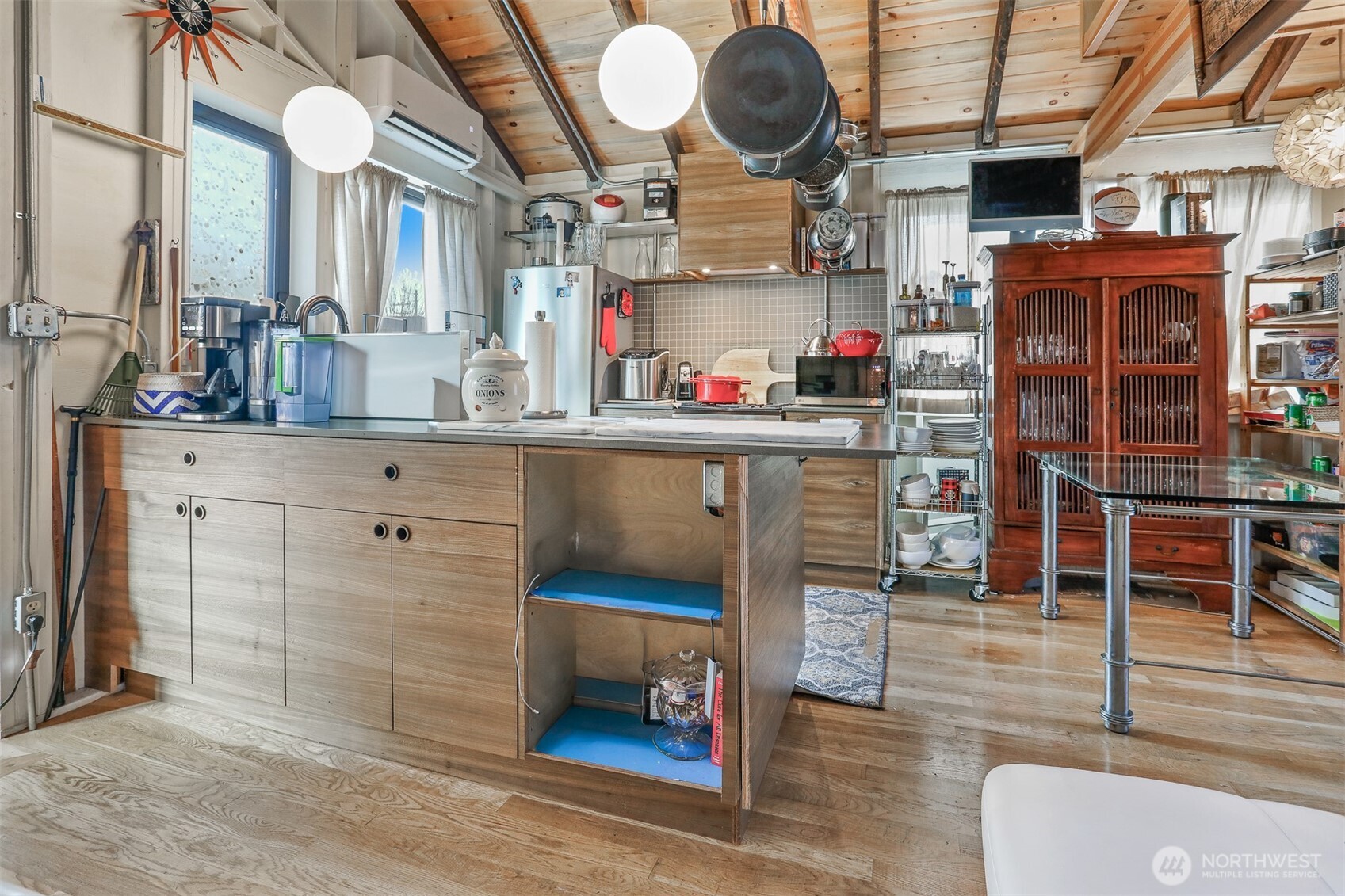 3868 16th Avenue SW, Seattle, WA 98106