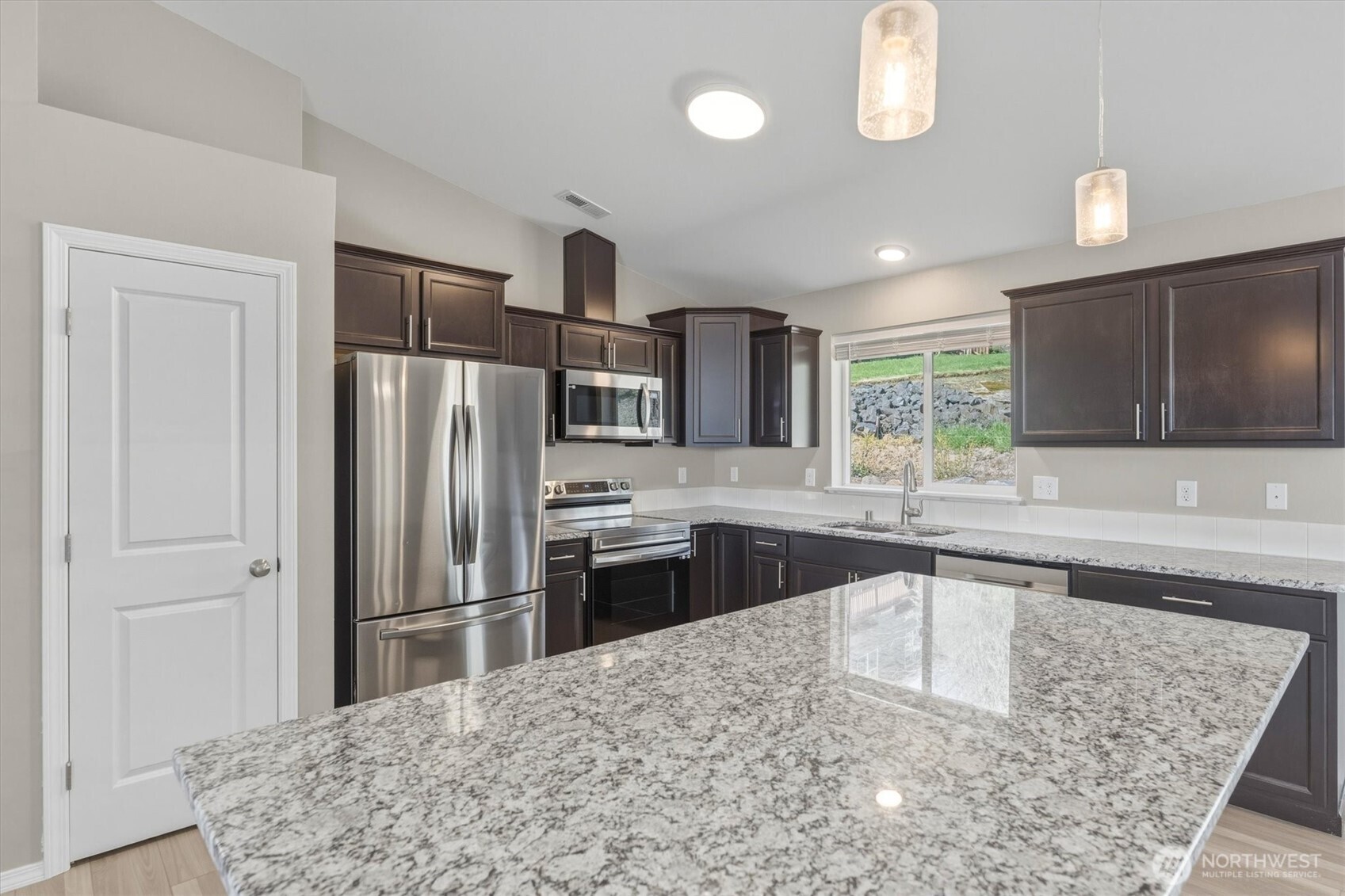 9 Curtis , Longview, WA 98632