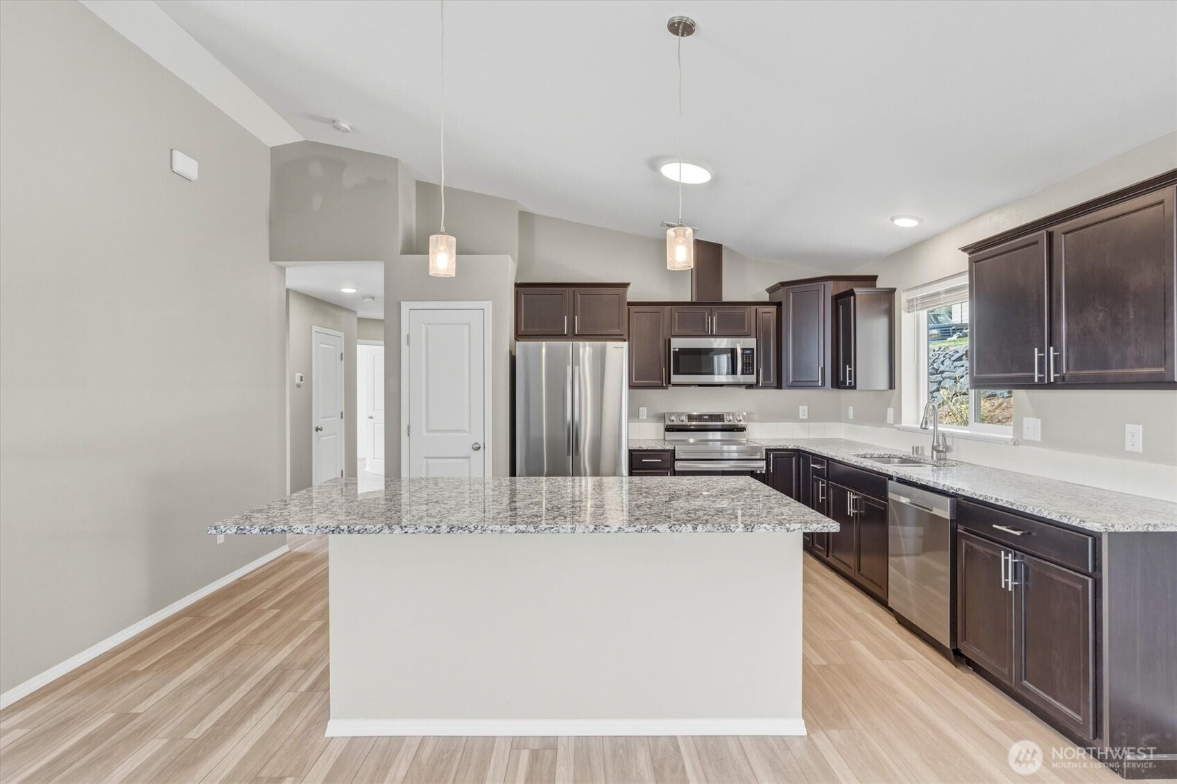 9 Curtis , Longview, WA 98632