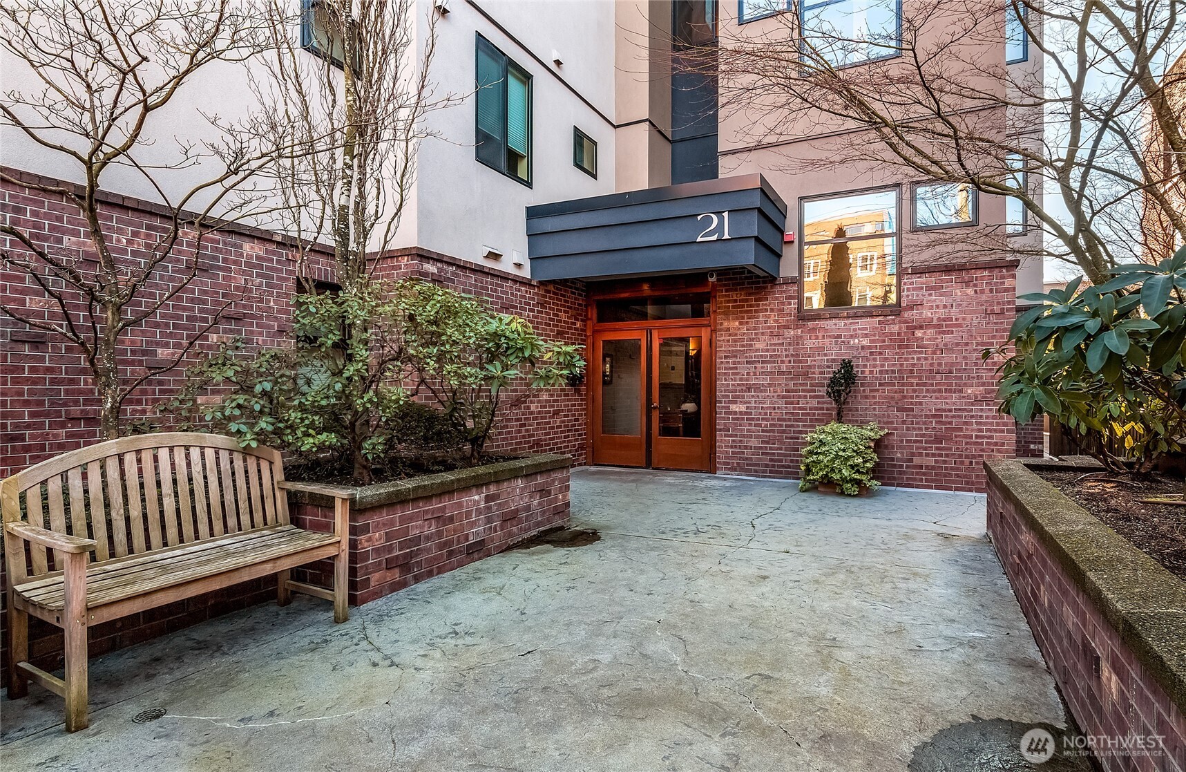 21 W Comstock Street #102, Seattle, WA 98119