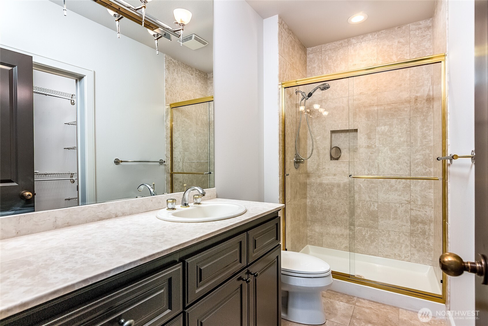 21 W Comstock Street #102, Seattle, WA 98119