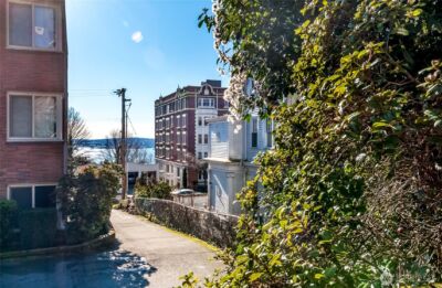 21 W Comstock Street #102, Seattle, WA 98119 - Photo 19