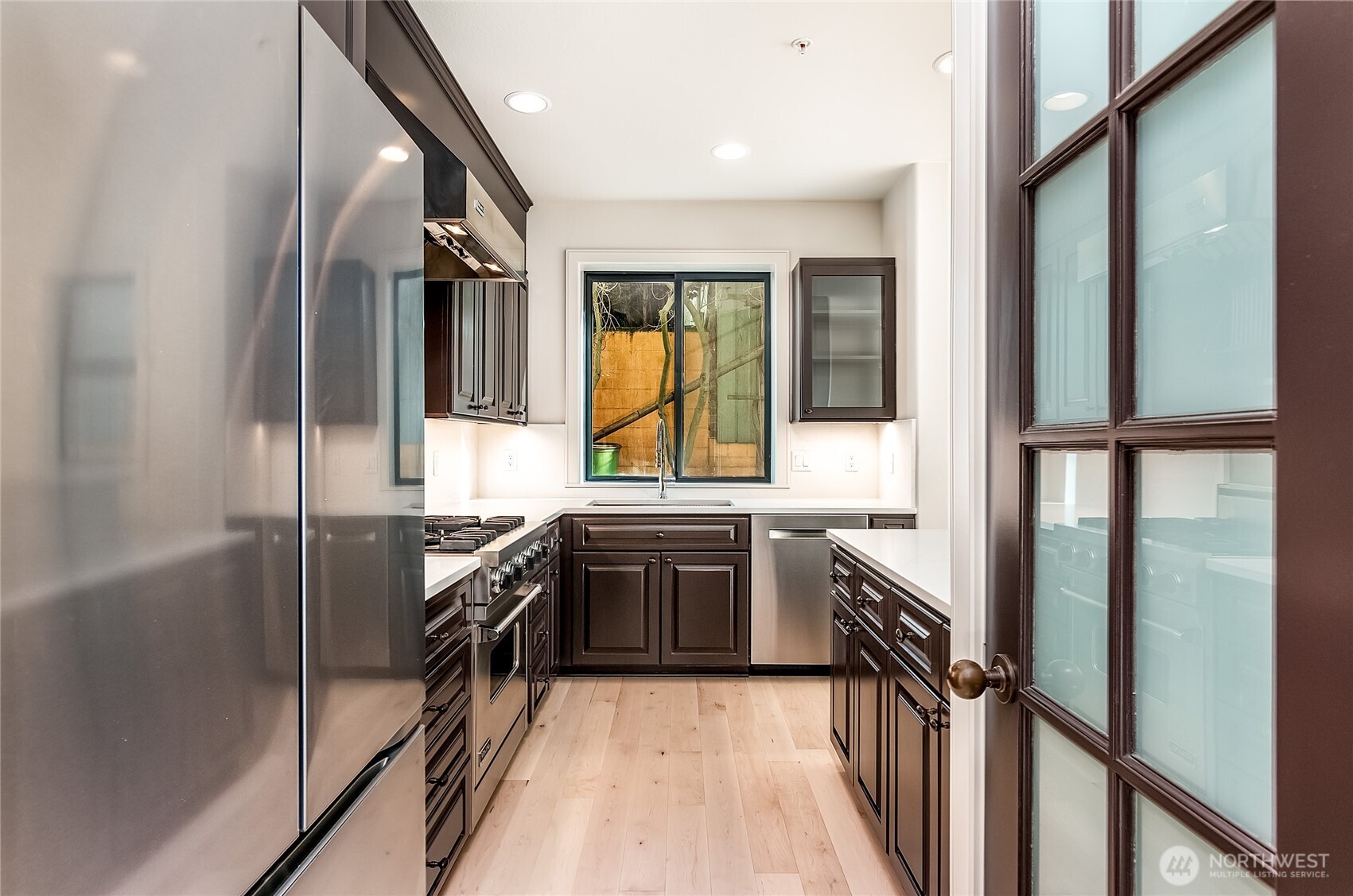 21 W Comstock Street #102, Seattle, WA 98119