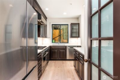 21 W Comstock Street #102, Seattle, WA 98119 - Photo 4