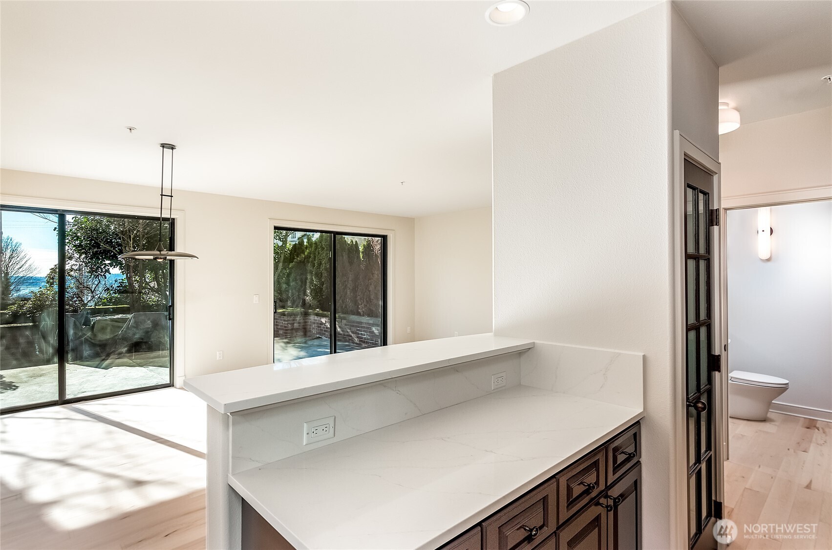 21 W Comstock Street #102, Seattle, WA 98119