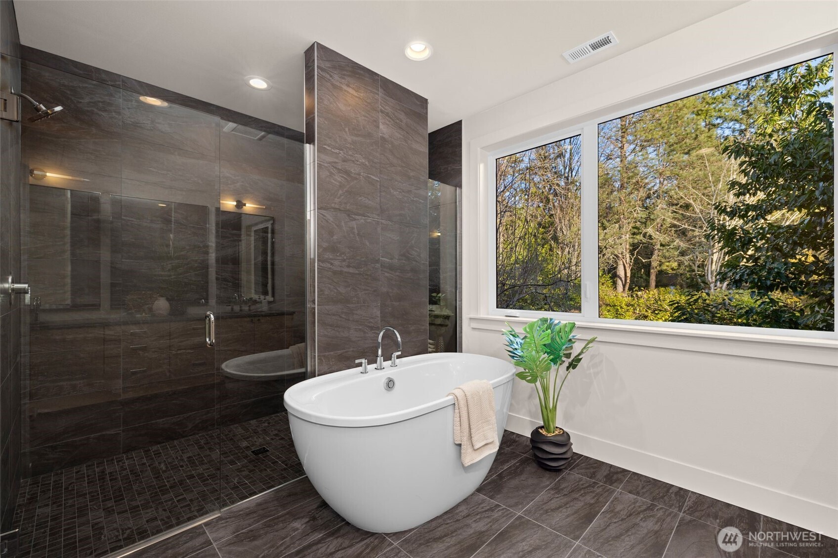 7010 NE 134th Street , Kirkland, WA 98034