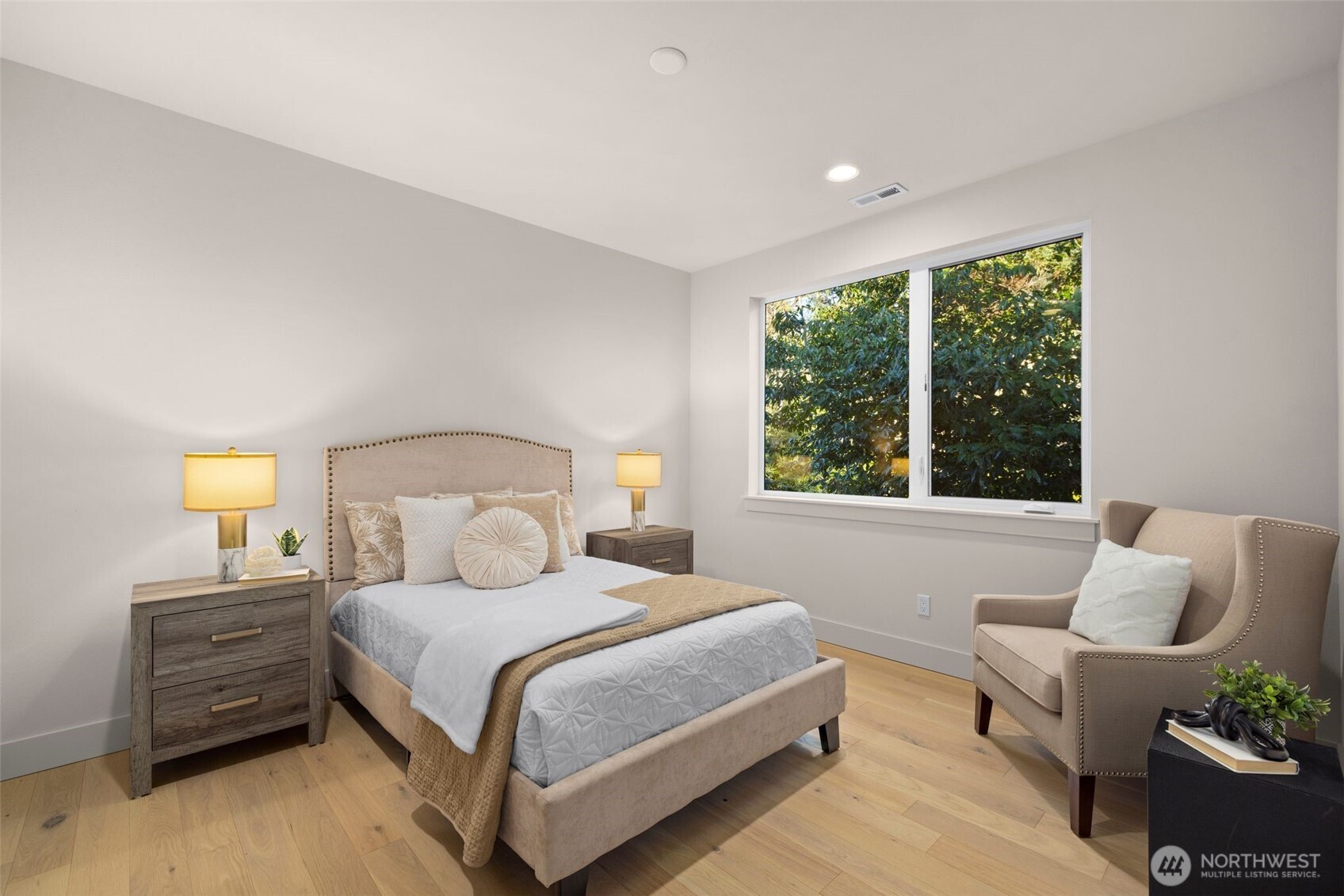 7010 NE 134th Street , Kirkland, WA 98034