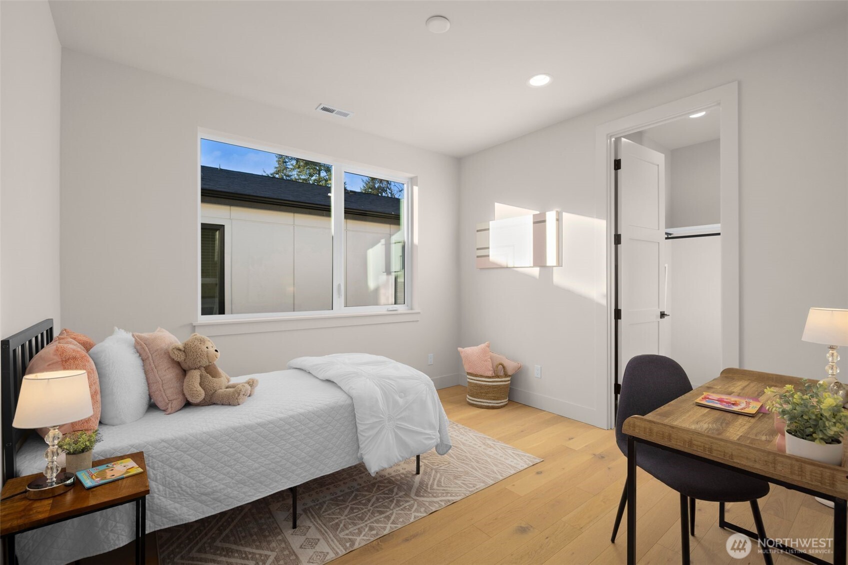 7010 NE 134th Street , Kirkland, WA 98034