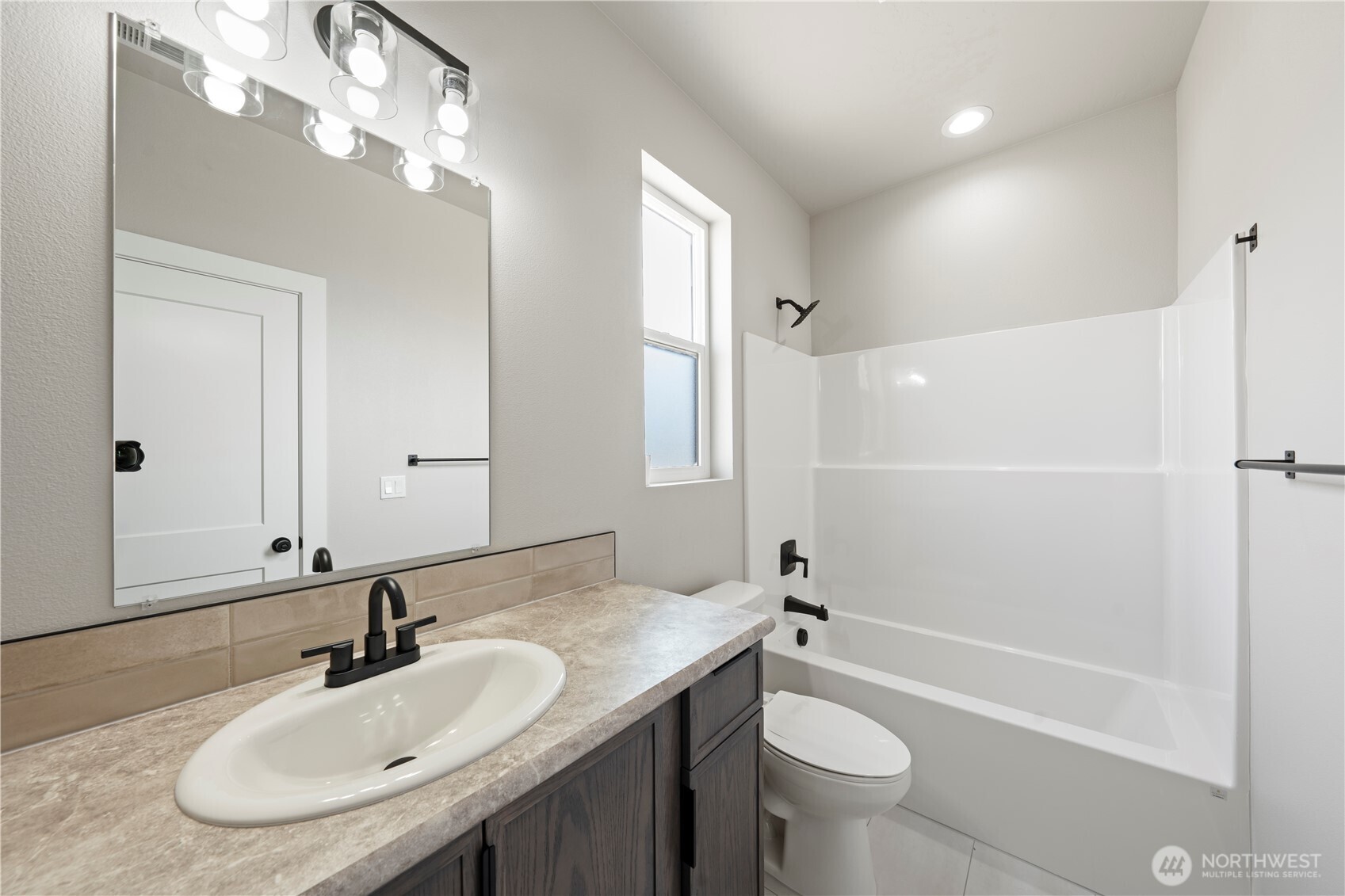 4319 W Surf Scoter Street , Moses Lake, WA 98837