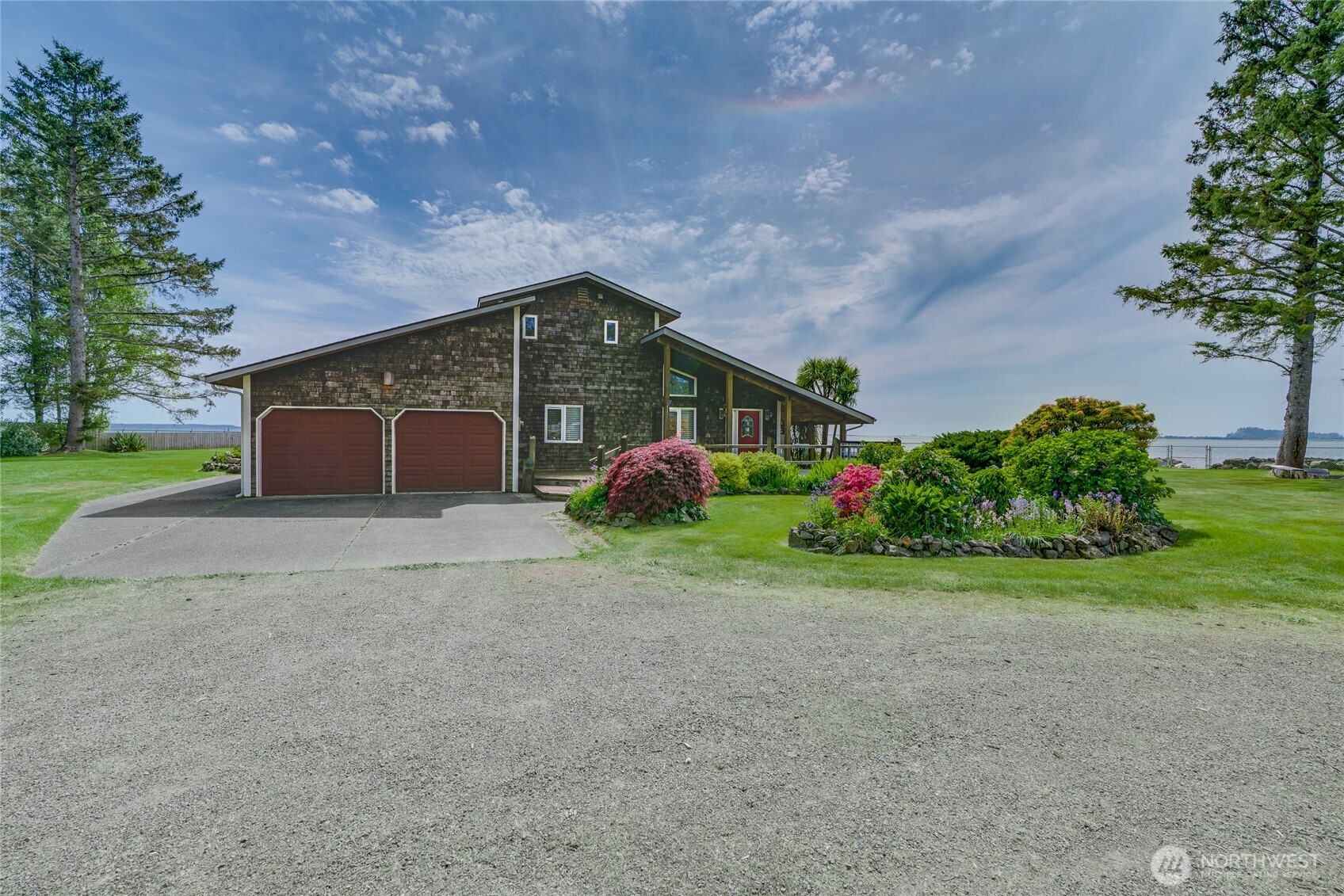 830 Riverview LN , Chinook, WA 98614