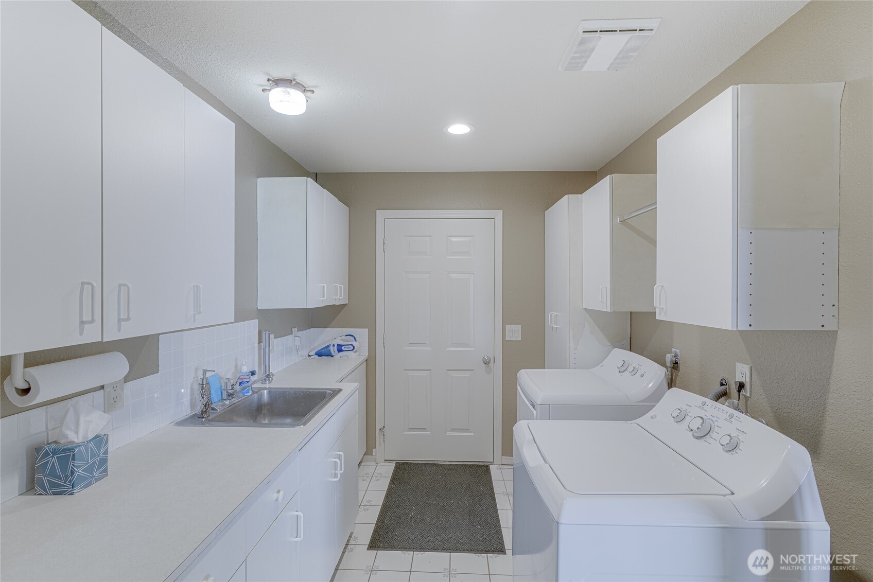 830 Riverview LN , Chinook, WA 98614