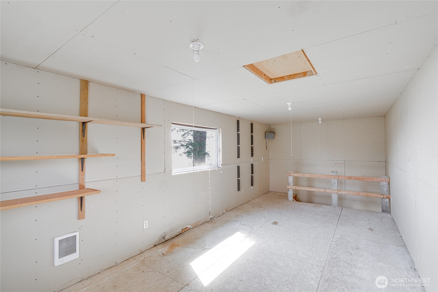 830 Riverview LN , Chinook, WA 98614