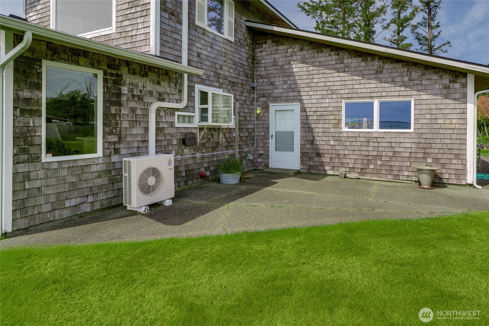 830 Riverview LN , Chinook, WA 98614