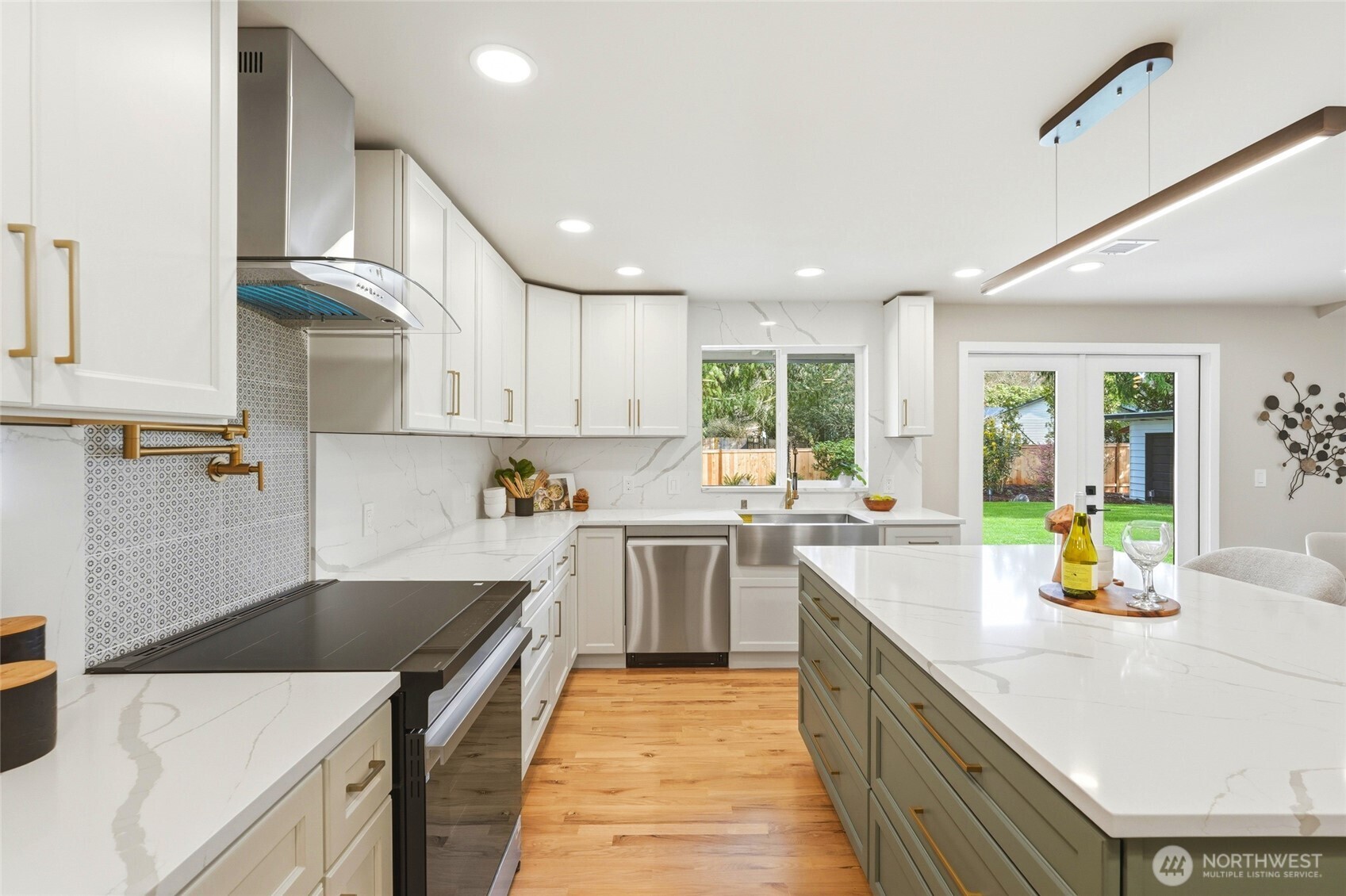 8810 NE 138th Street , Kirkland, WA 98034