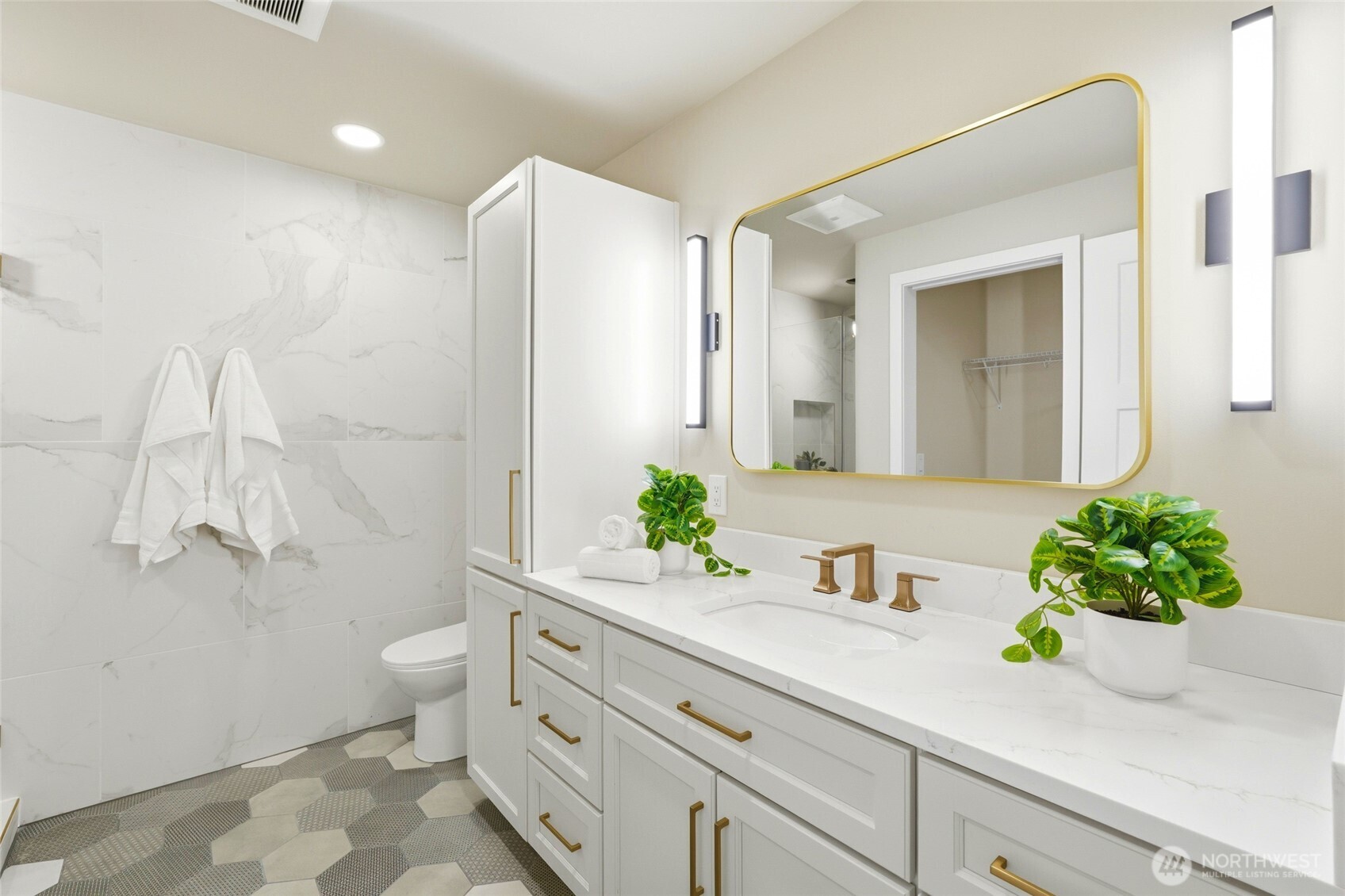 8810 NE 138th Street , Kirkland, WA 98034