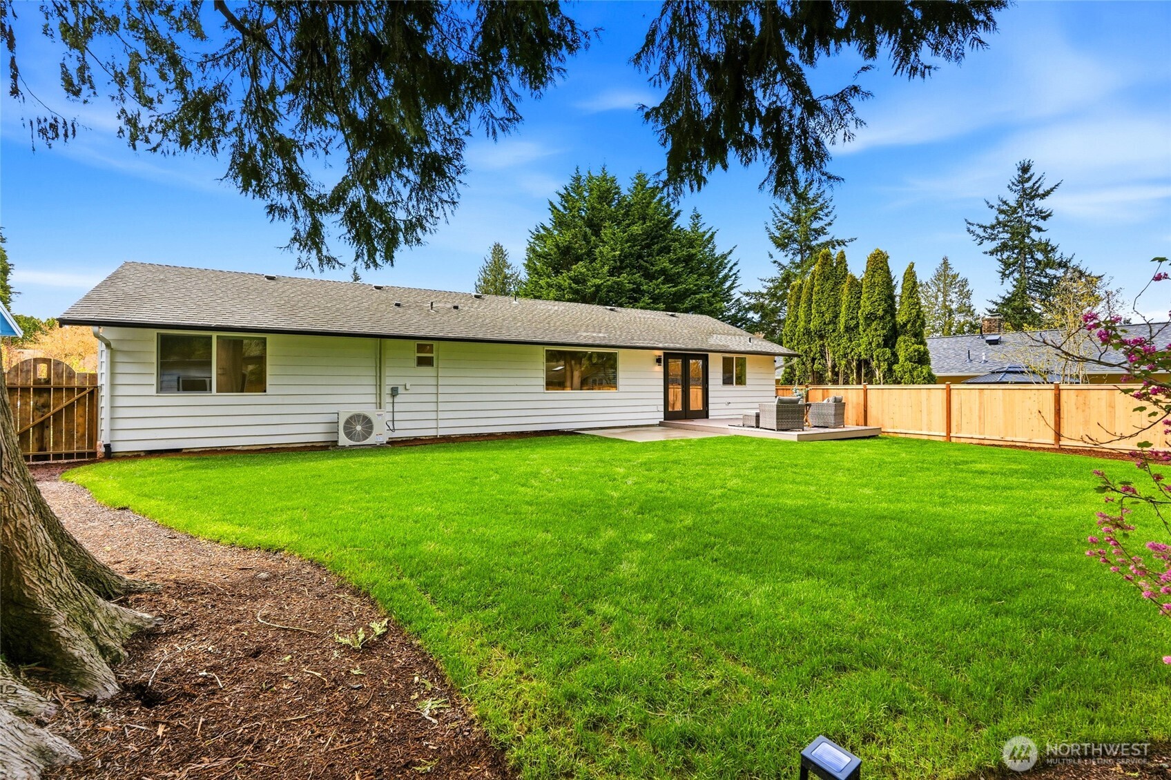8810 NE 138th Street , Kirkland, WA 98034