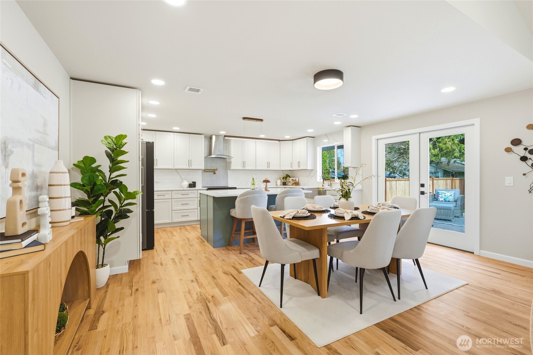 8810 NE 138th Street , Kirkland, WA 98034