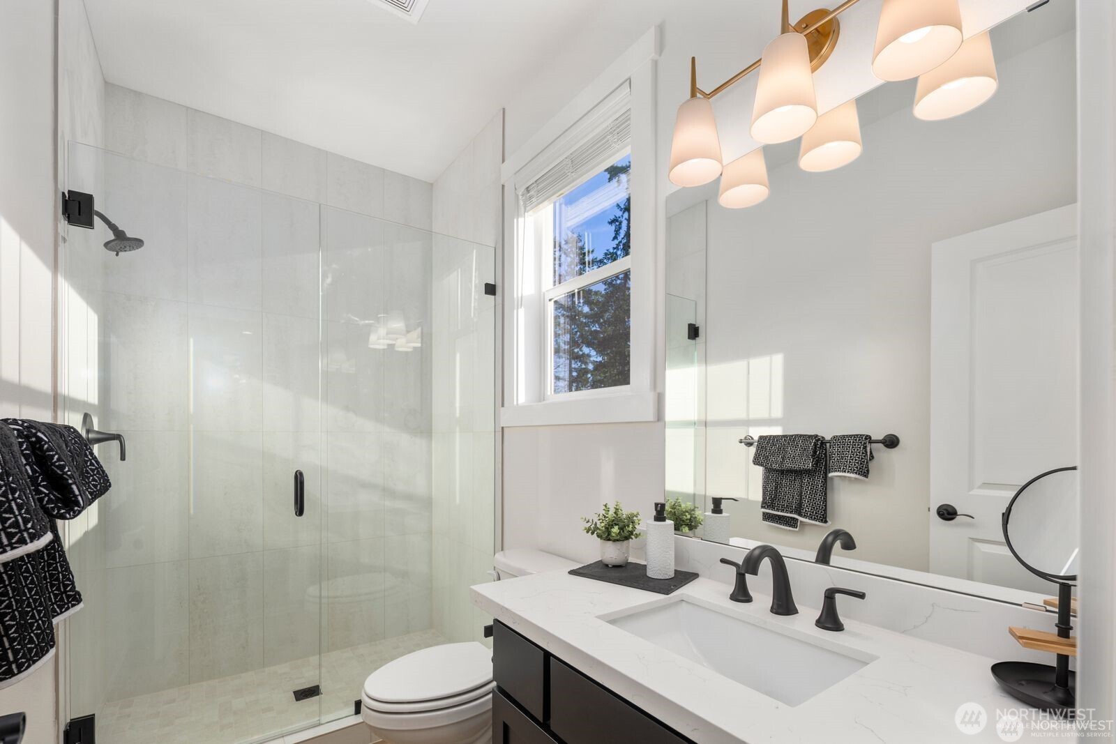 1409 60th Avenue NE, Tacoma, WA 98422