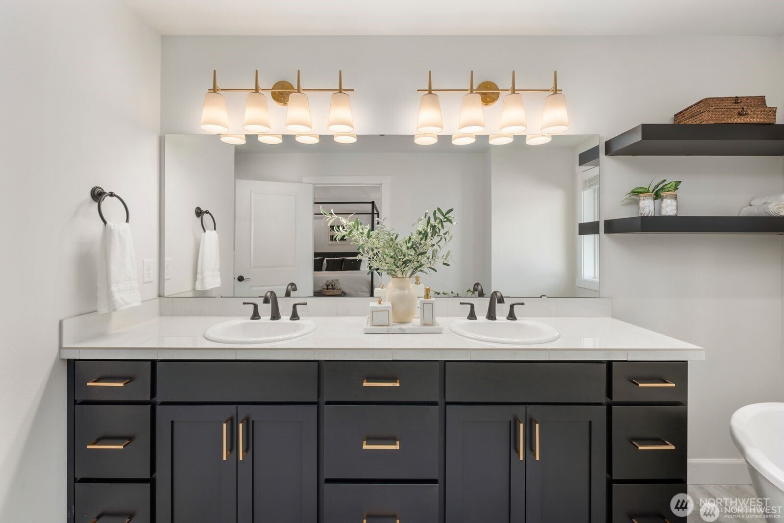 1409 60th Avenue NE, Tacoma, WA 98422