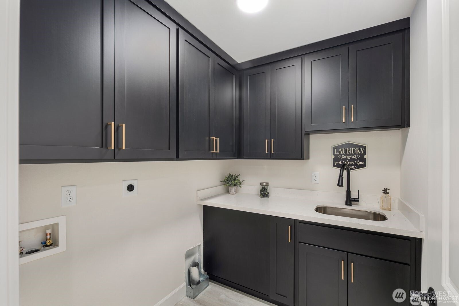 1409 60th Avenue NE, Tacoma, WA 98422