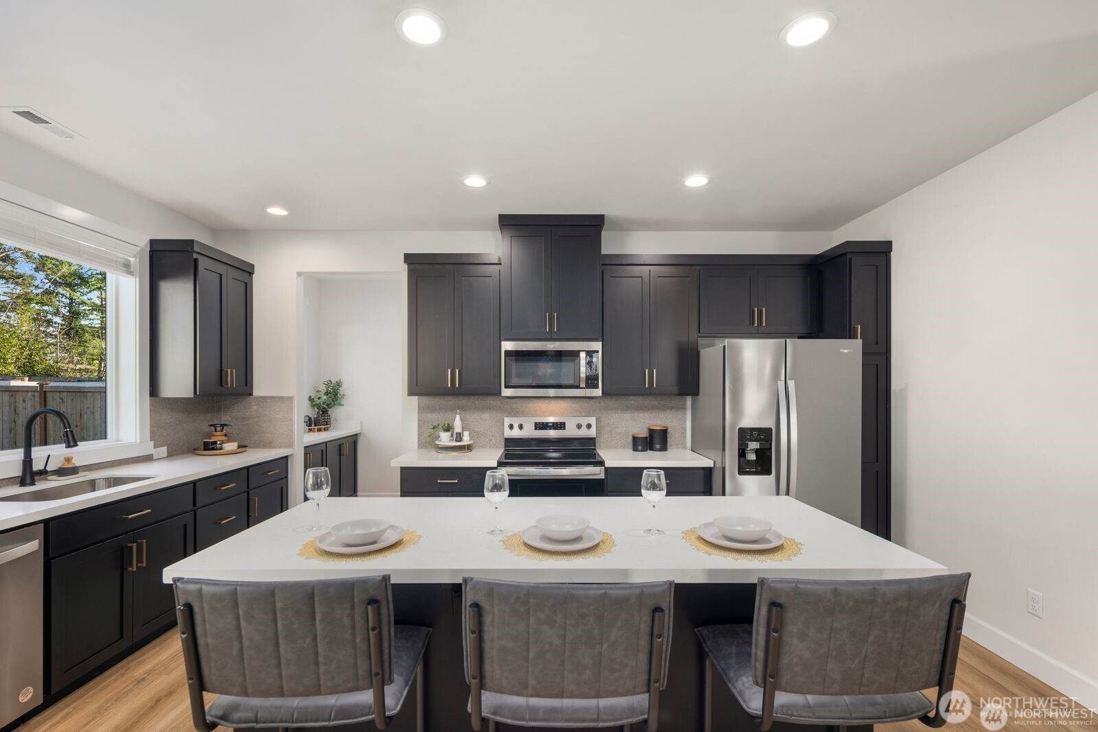 1409 60th Avenue NE, Tacoma, WA 98422