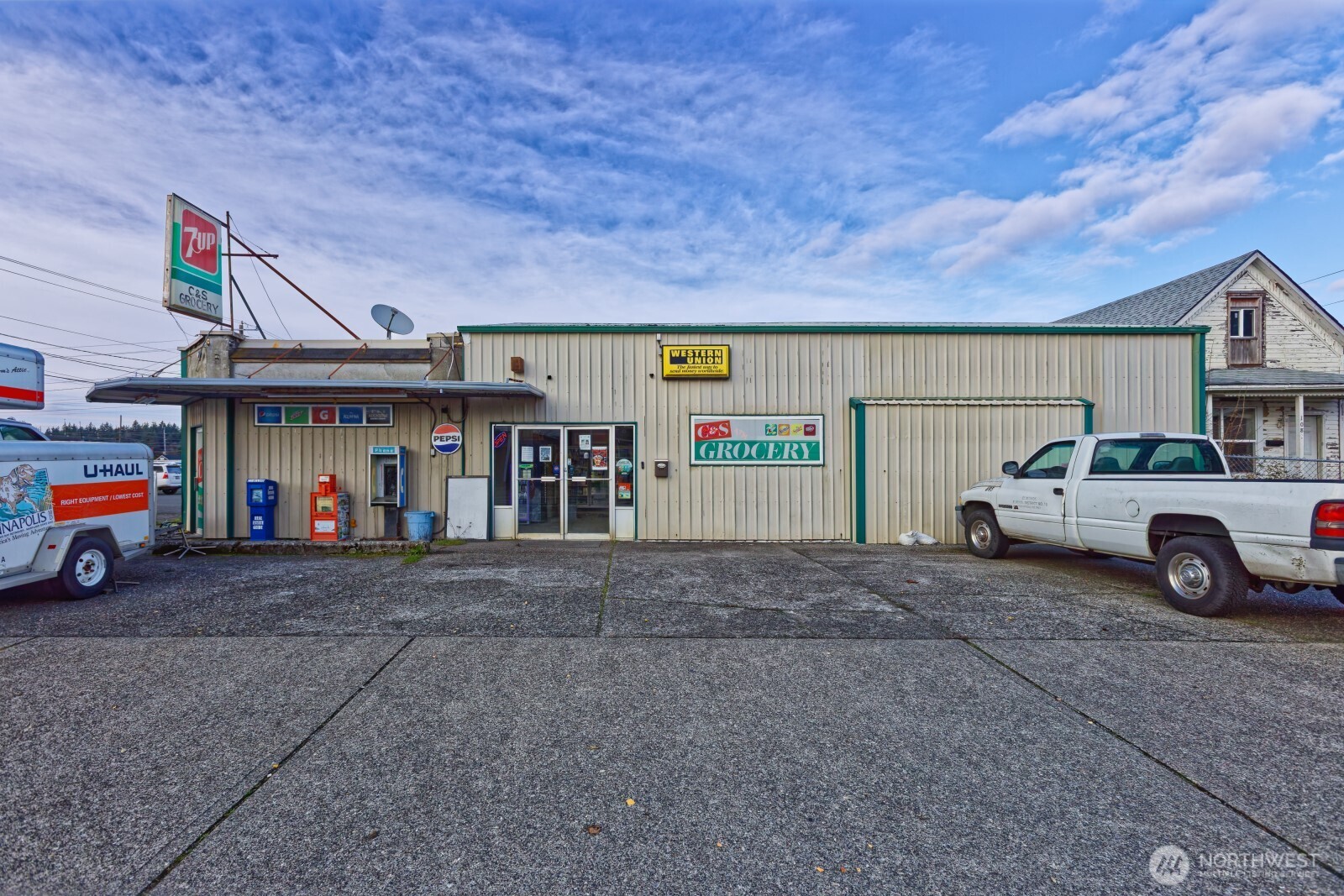 112 W Main Street , Elma, WA 98541