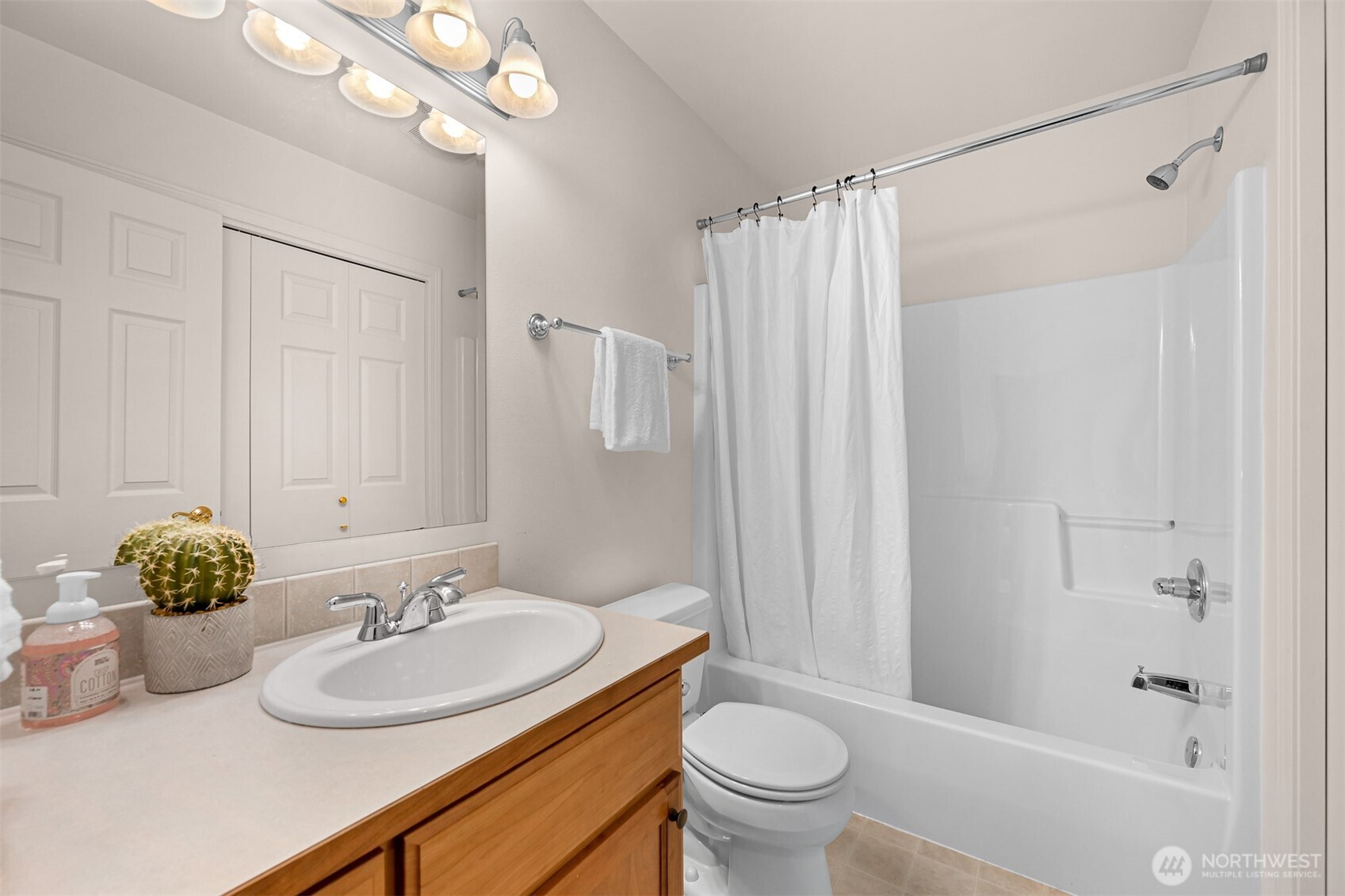 1725 Harrison Place #104, Lynden, WA 98264