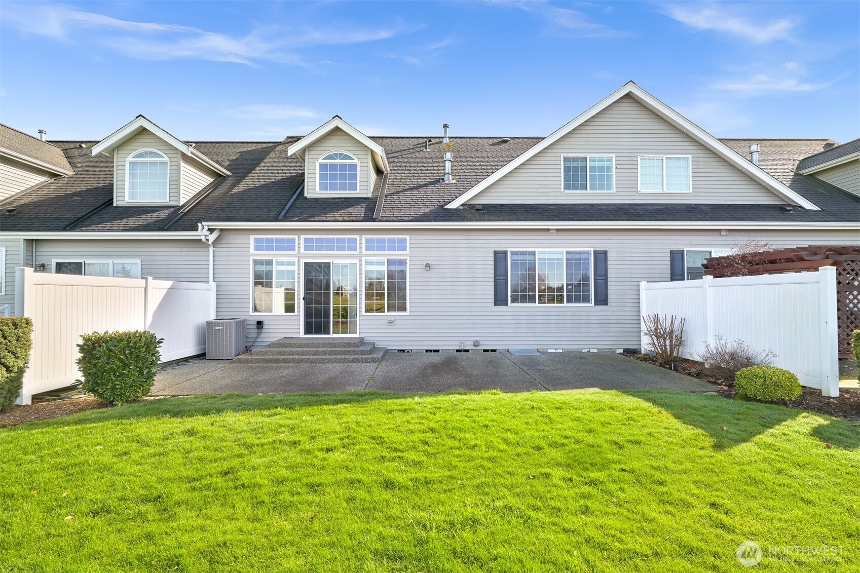 1725 Harrison Place #104, Lynden, WA 98264