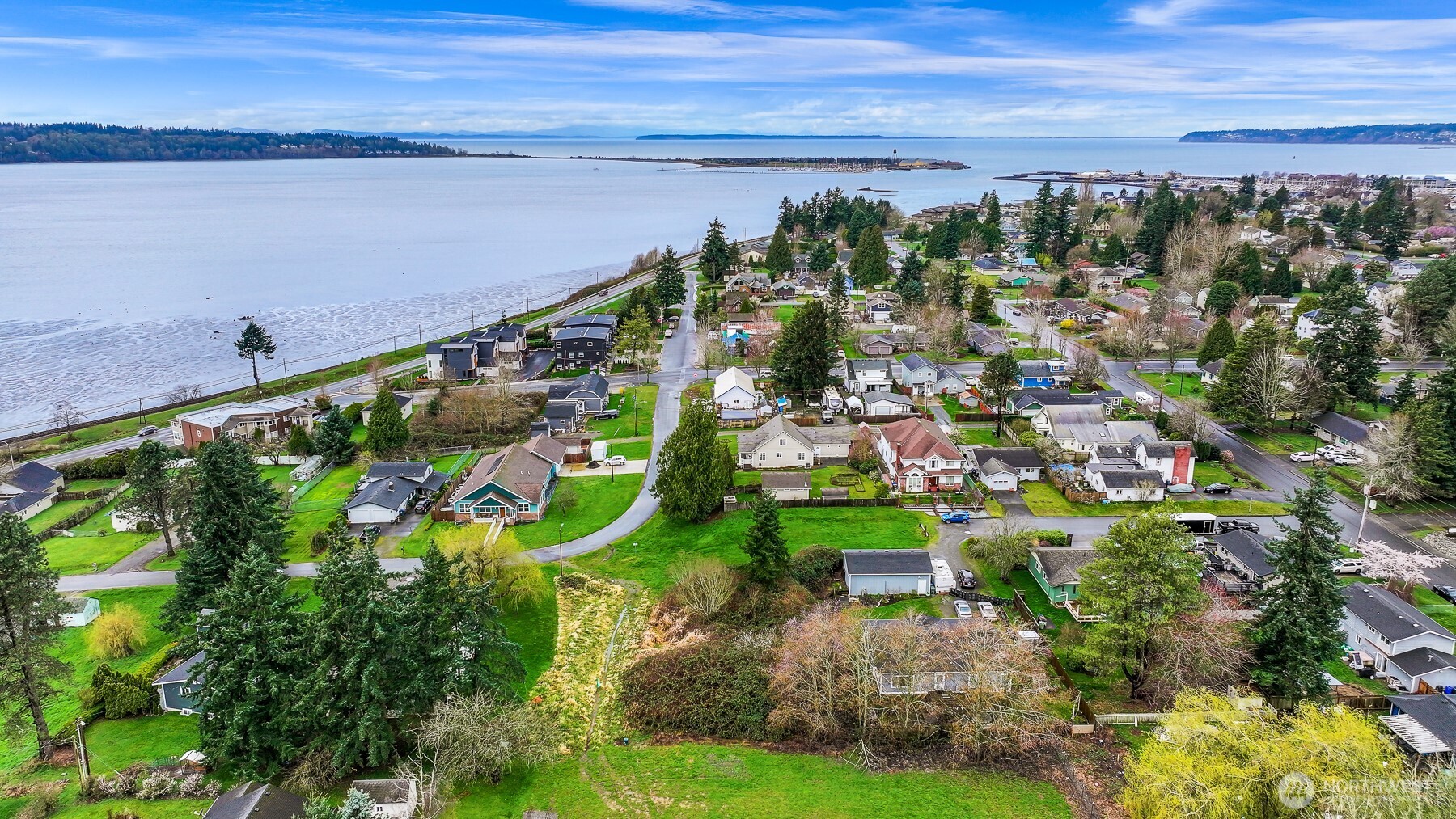 944 Georgia Street , Blaine, WA 98230