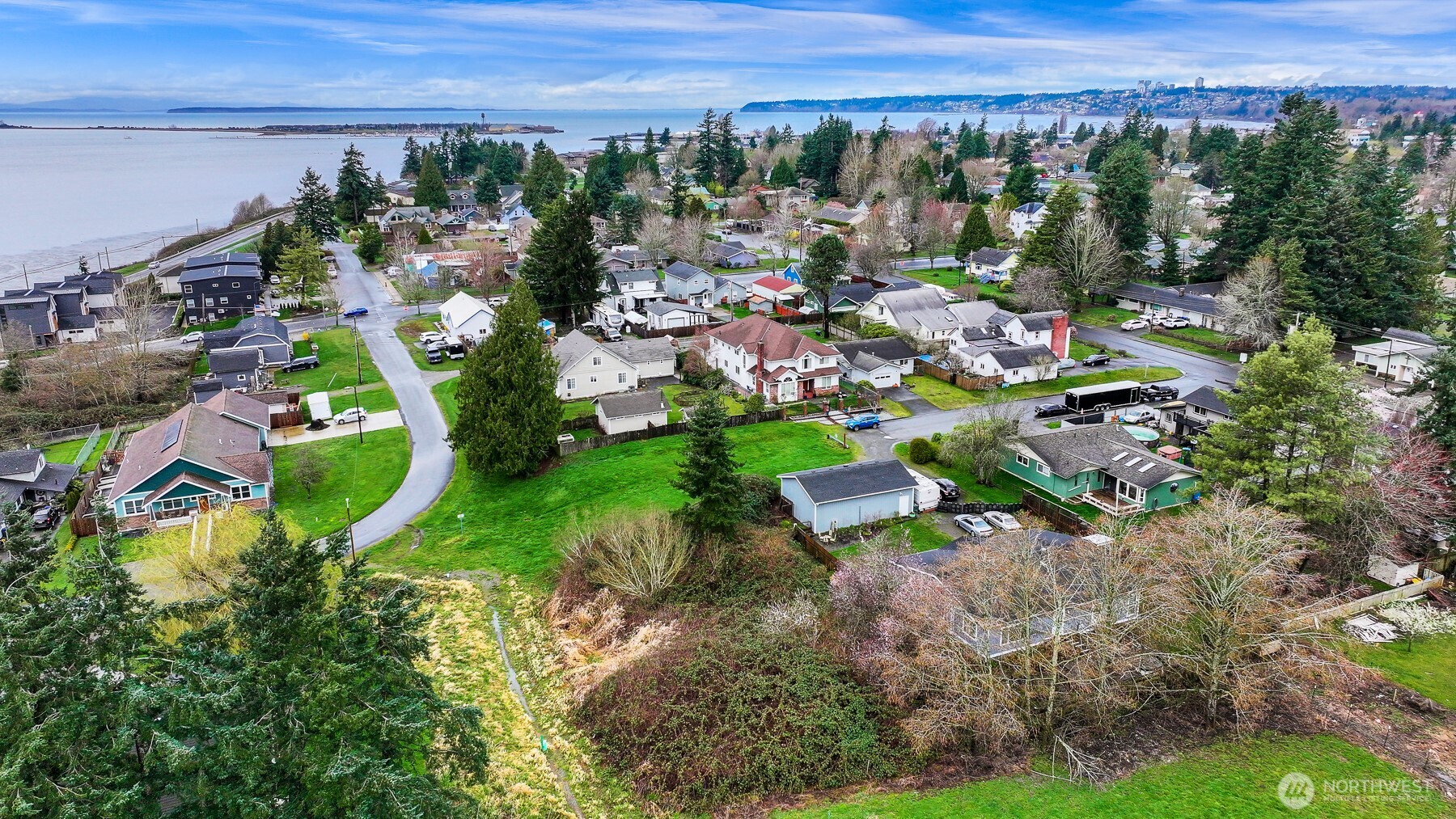 944 Georgia Street , Blaine, WA 98230