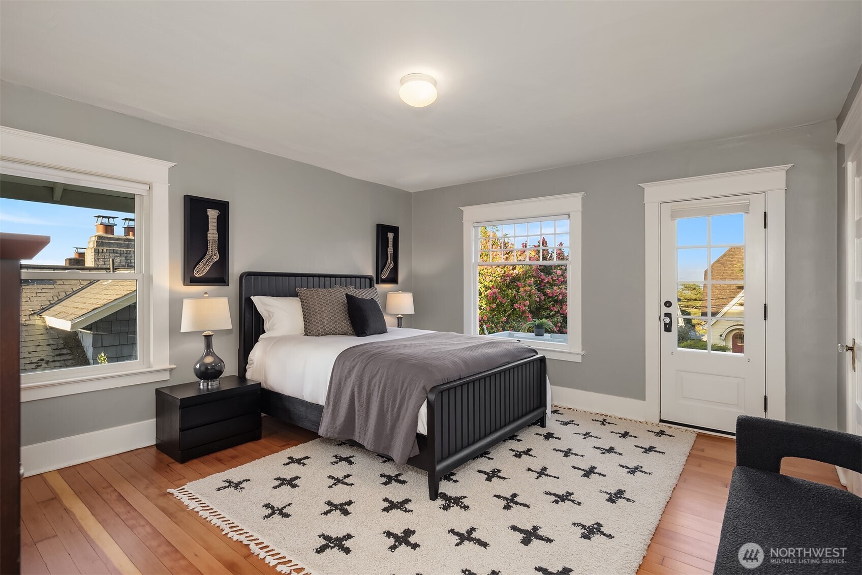 1939 14th Avenue E, Seattle, WA 98112