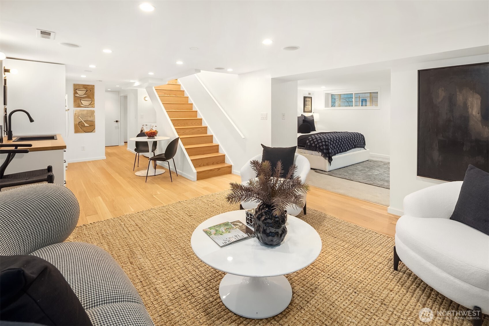 1939 14th Avenue E, Seattle, WA 98112