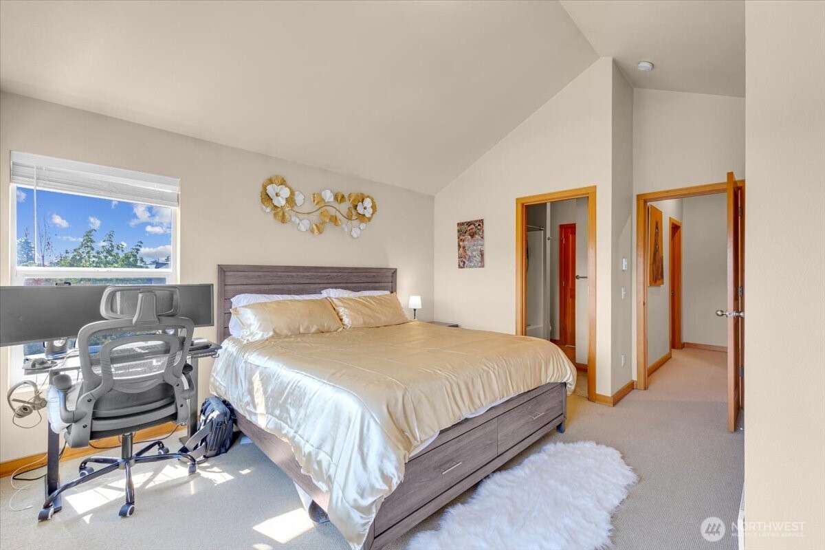 1719 SW Henderson Street , Seattle, WA 98106