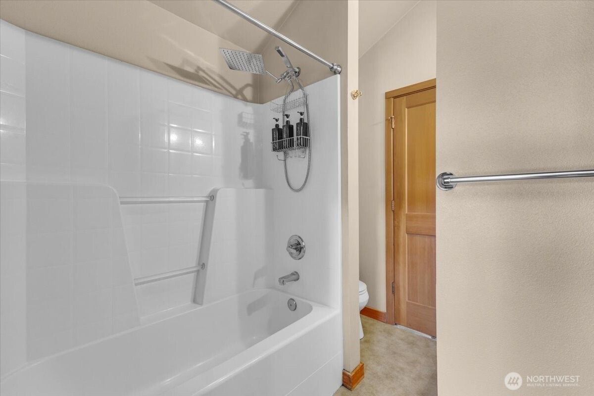 1719 SW Henderson Street , Seattle, WA 98106