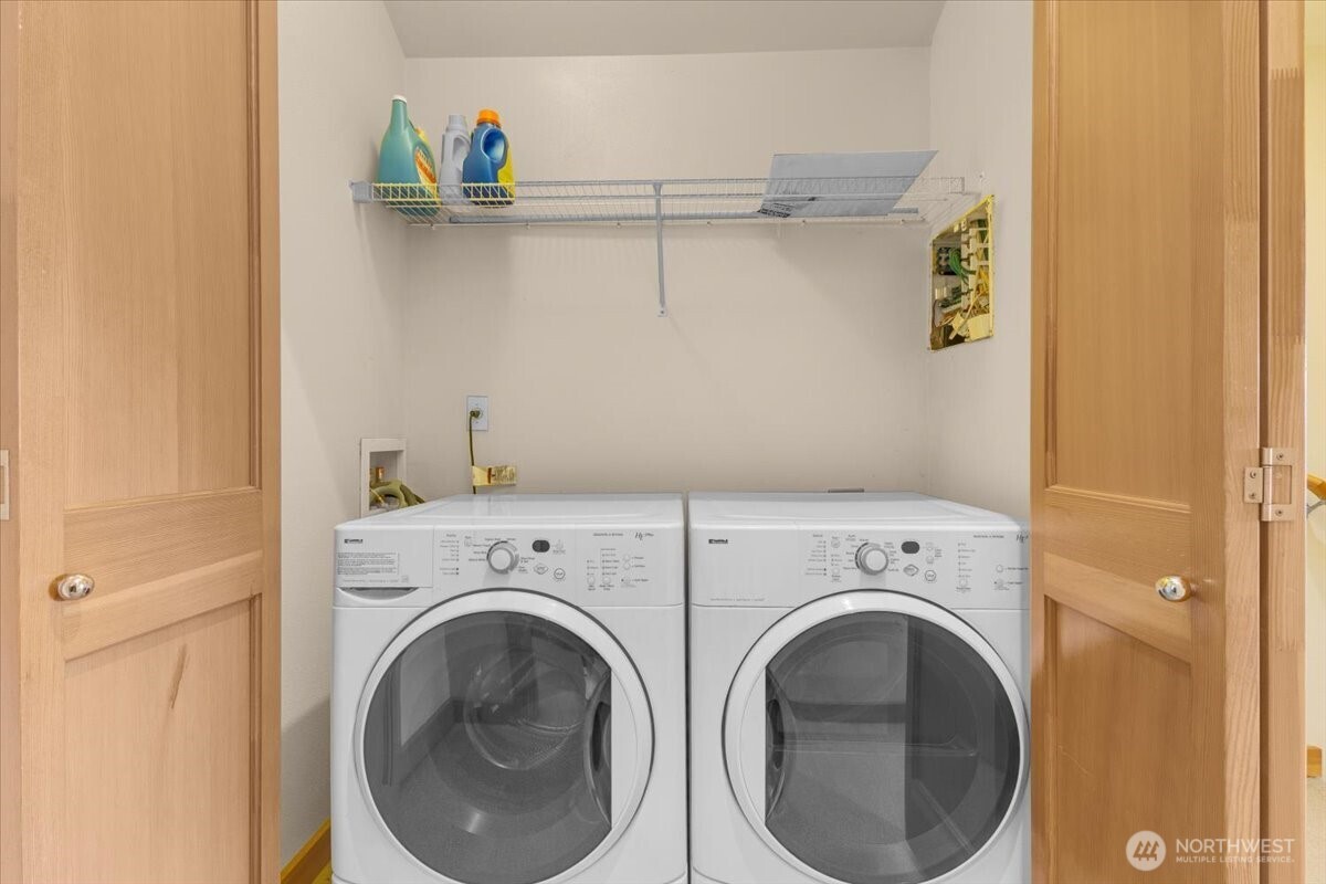 1719 SW Henderson Street , Seattle, WA 98106