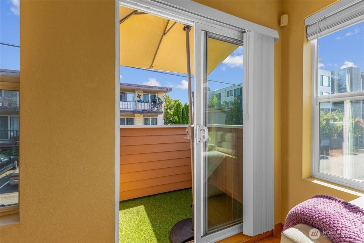 1719 SW Henderson Street , Seattle, WA 98106