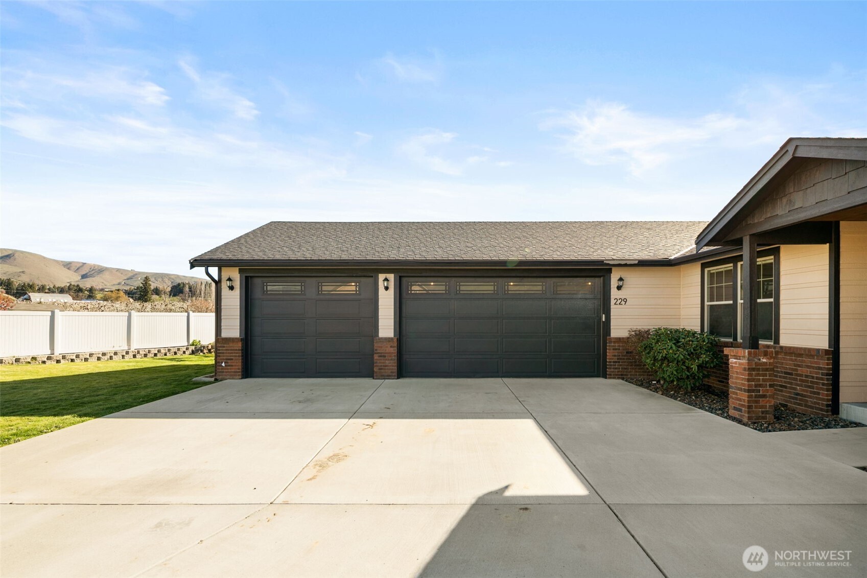 229 Sun Valley Drive , Wenatchee, WA 98801-9711