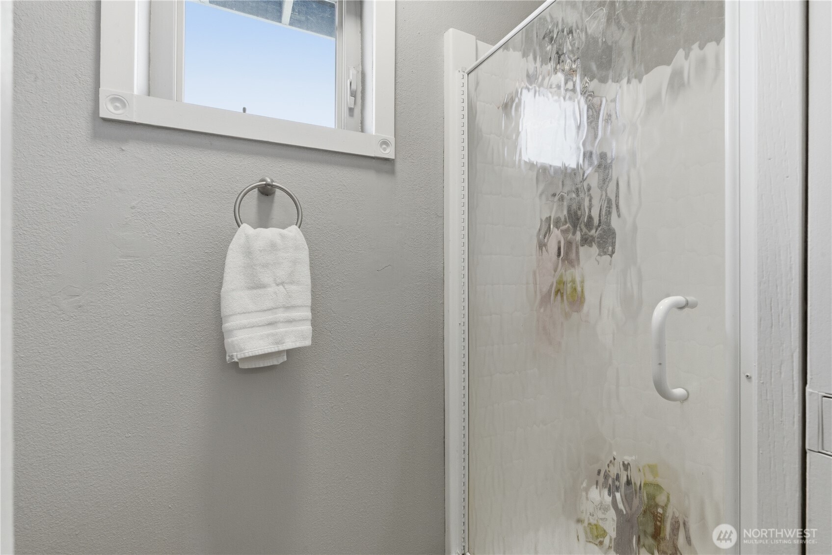 4063 Flora Drive , Fircrest, WA 98466-5739