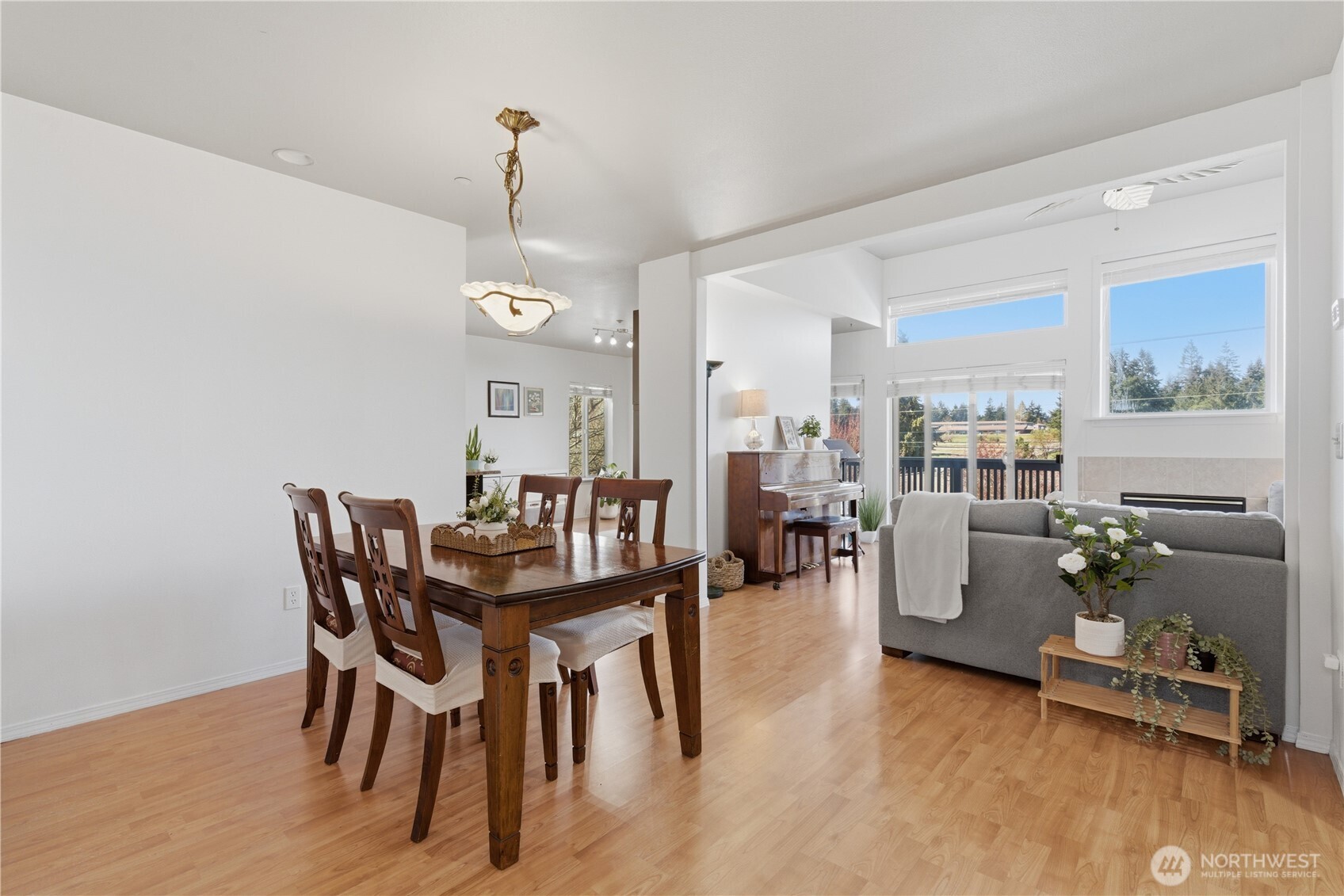 4063 Flora Drive , Fircrest, WA 98466-5739