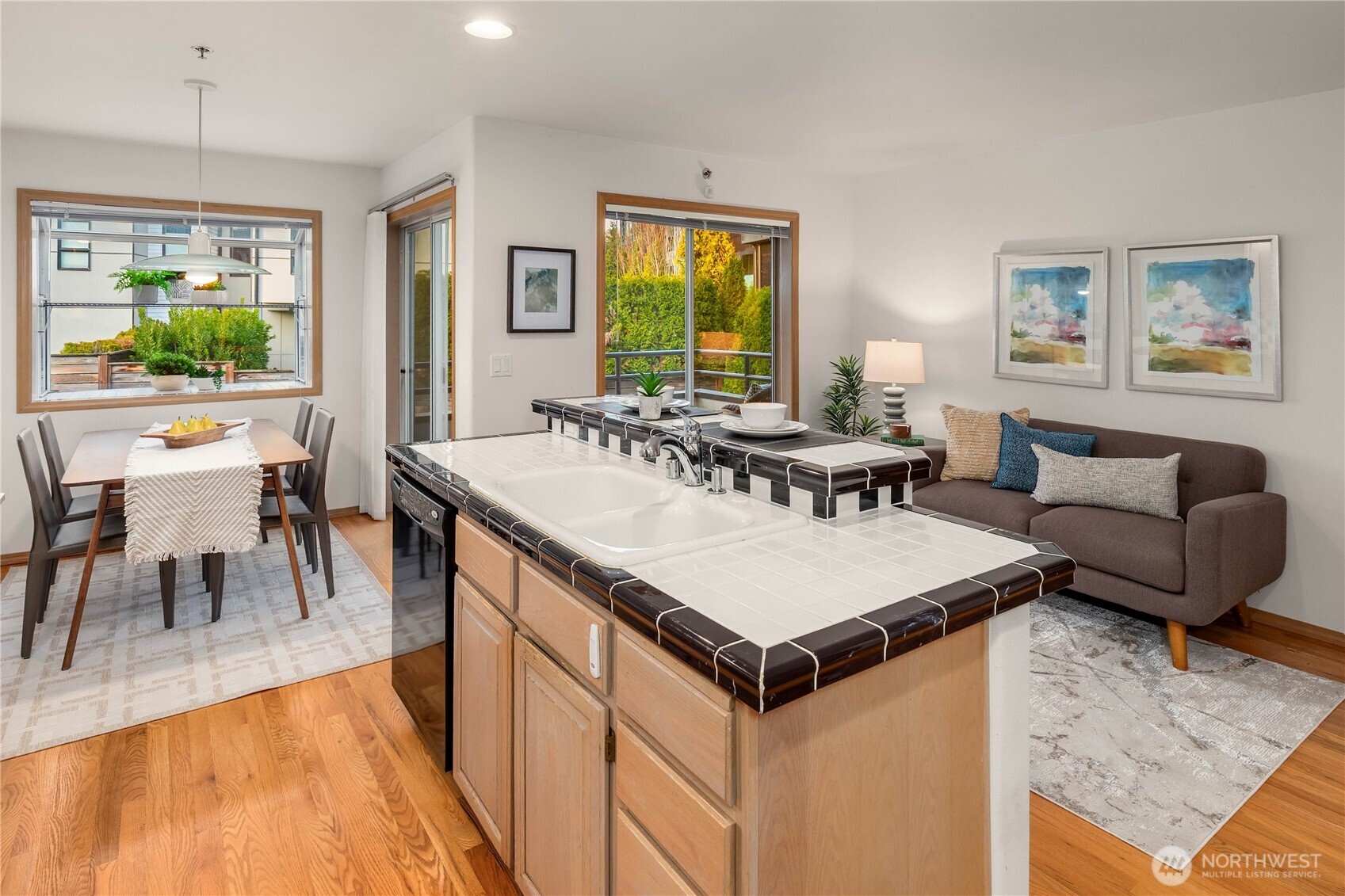 10142 NE 63rd Street , Kirkland, WA 98033