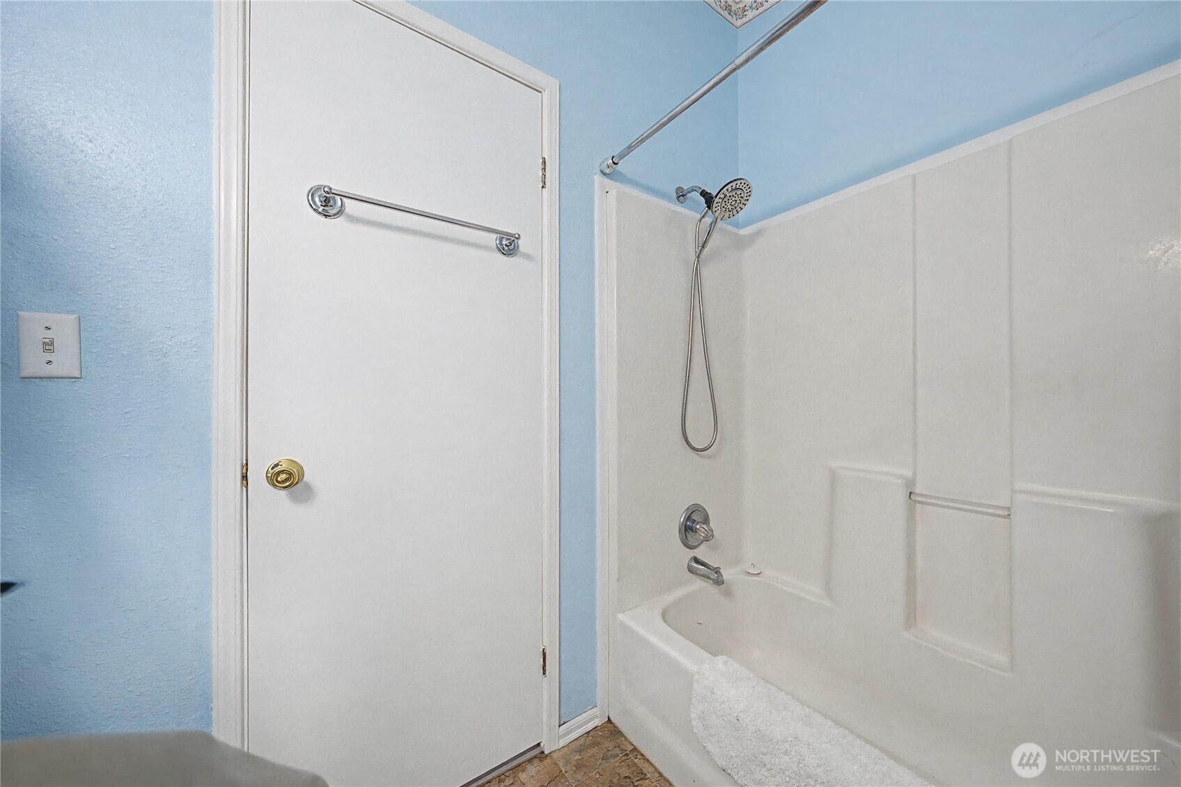 7581 Rainier NE, Moses Lake, WA 98837