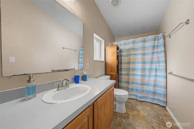 7581 Rainier NE, Moses Lake, WA 98837 - Photo 14