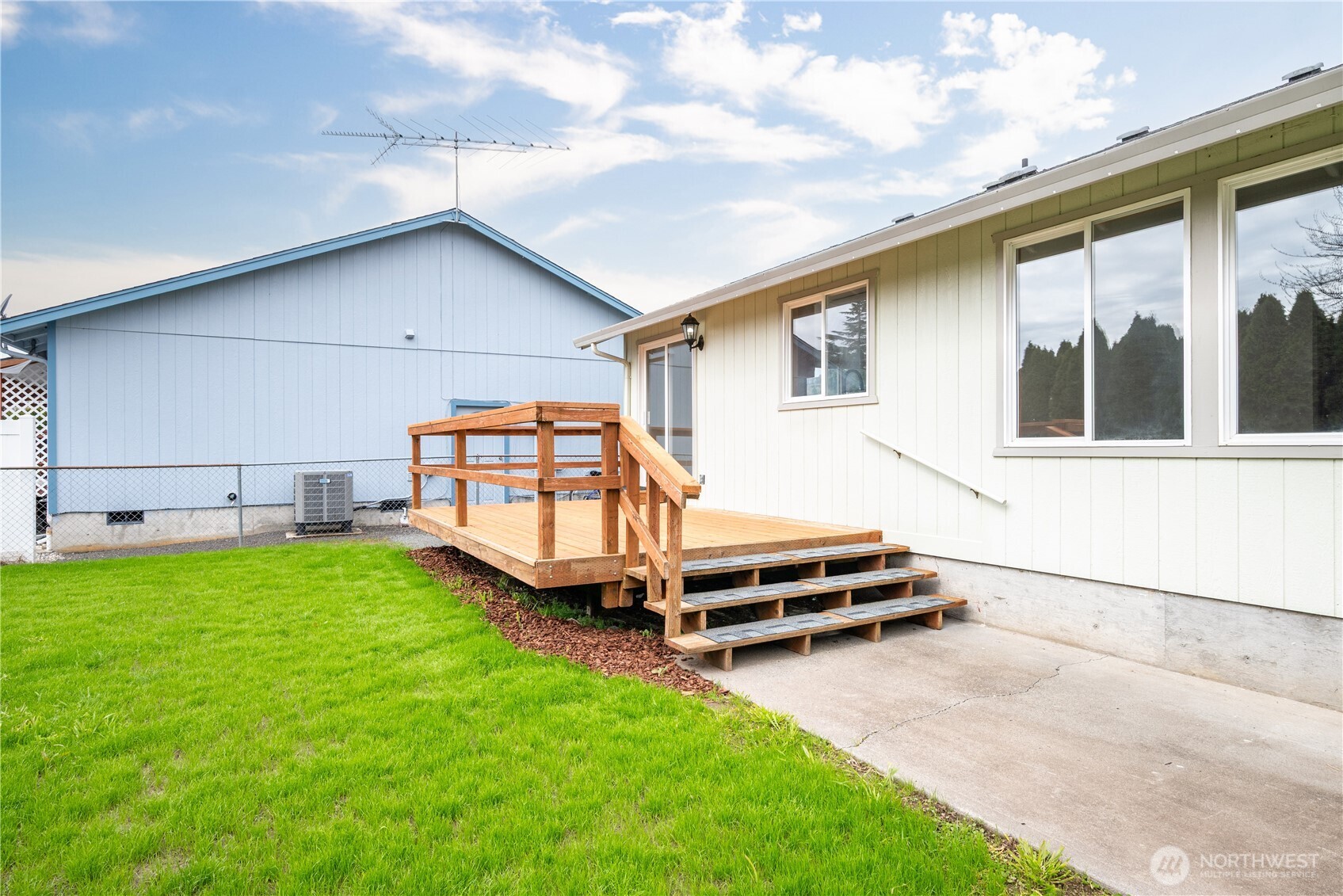 130 Dehning Drive , Woodland, WA 98674